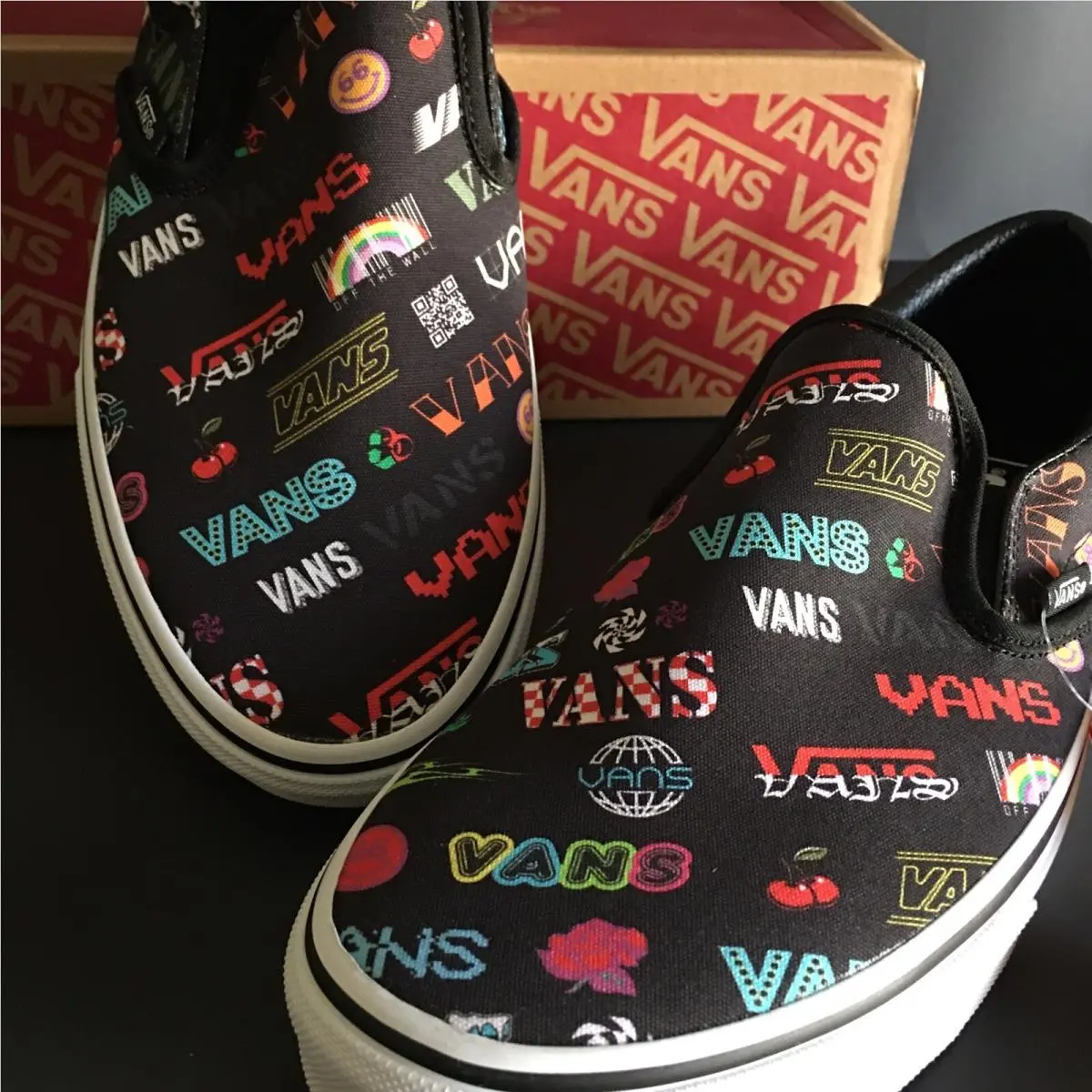 Classic  Slip-on Disrupt Black White Men`s Skate Canvas Shoes Sneakers by Vans
