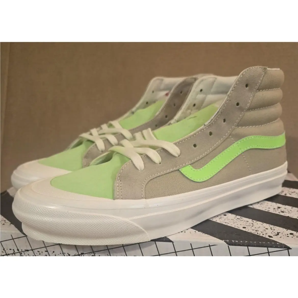 UA OG Style 138 LX Size: 8.5 Eucalyptus VN0A45KDXEI by Vans