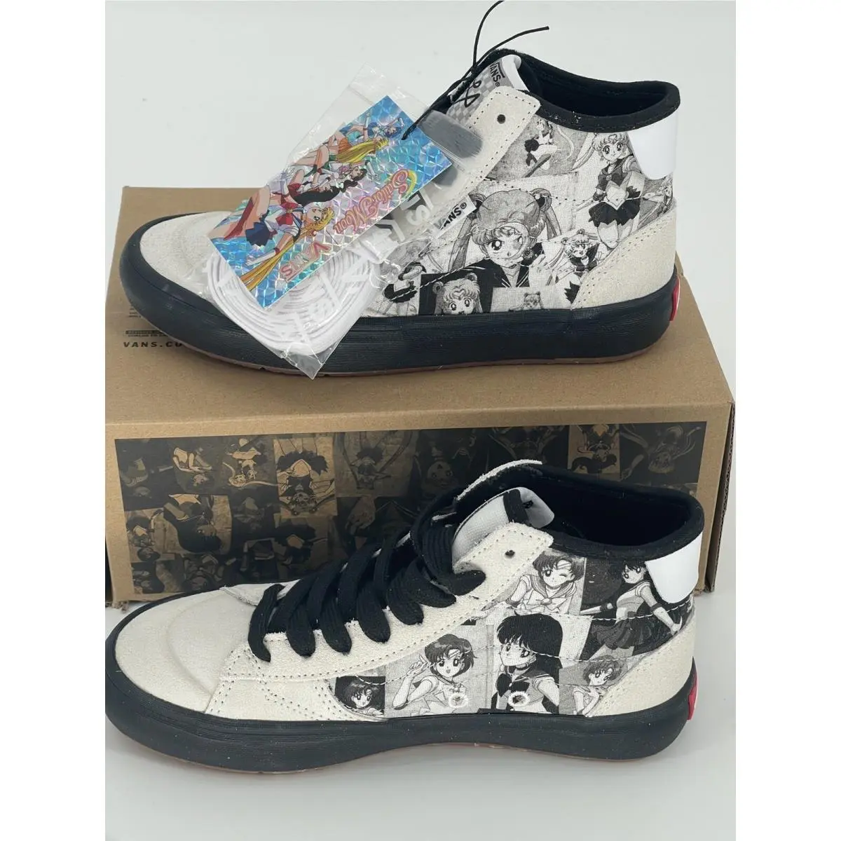 Sneaker X Sailor Moon Pretty Guardian The Lizzie Black White Women 5.5 by Vans