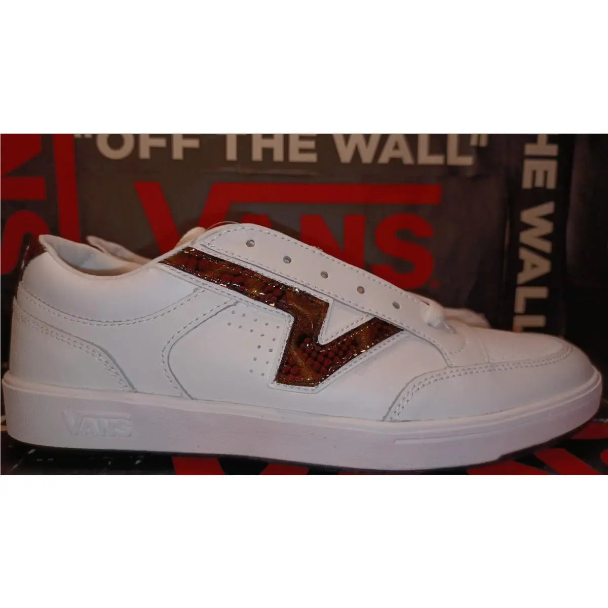 Men`s 10 Lowland Cc Big Reptile True White/red VN0A4TZY9O9 by Vans