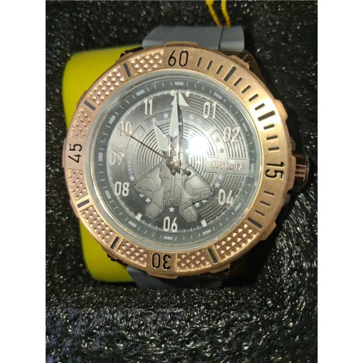 Invicta Air Force Men`s Quartz 50mm Gold Case Black Dial Strap 100m W/box