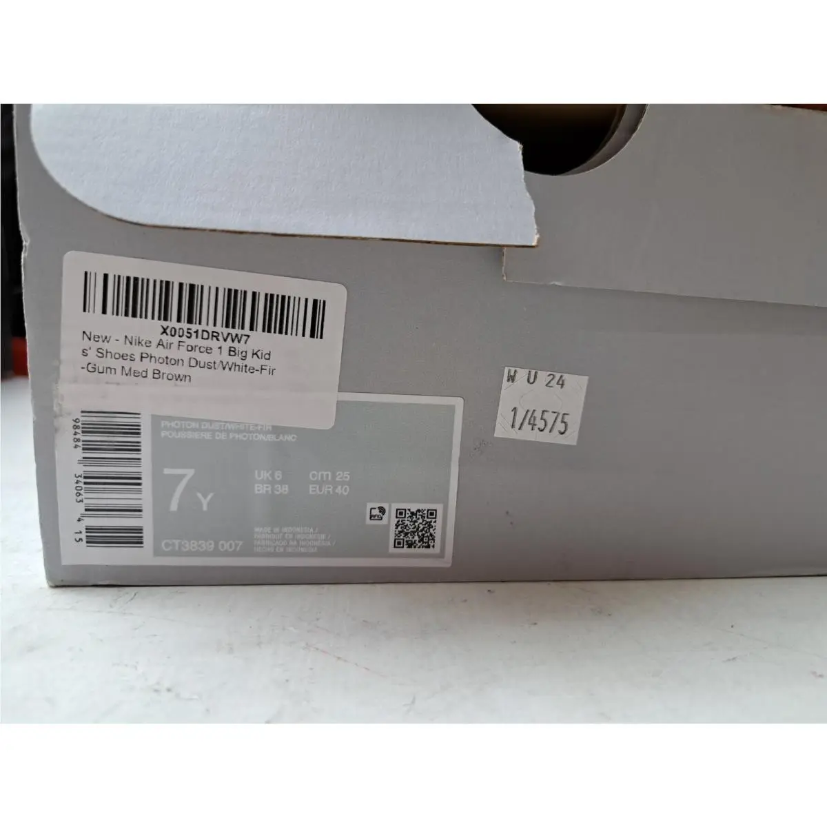 Nike shoes - White 4