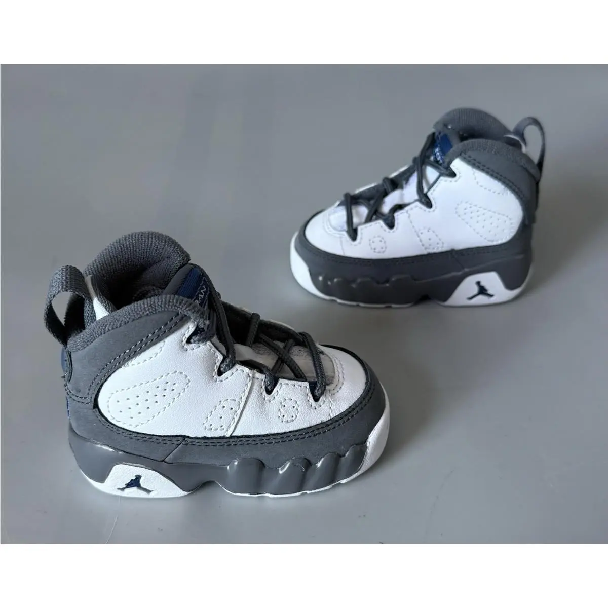 Nike shoes - White/Blue/Gray (UPC: 0198726479405) 1