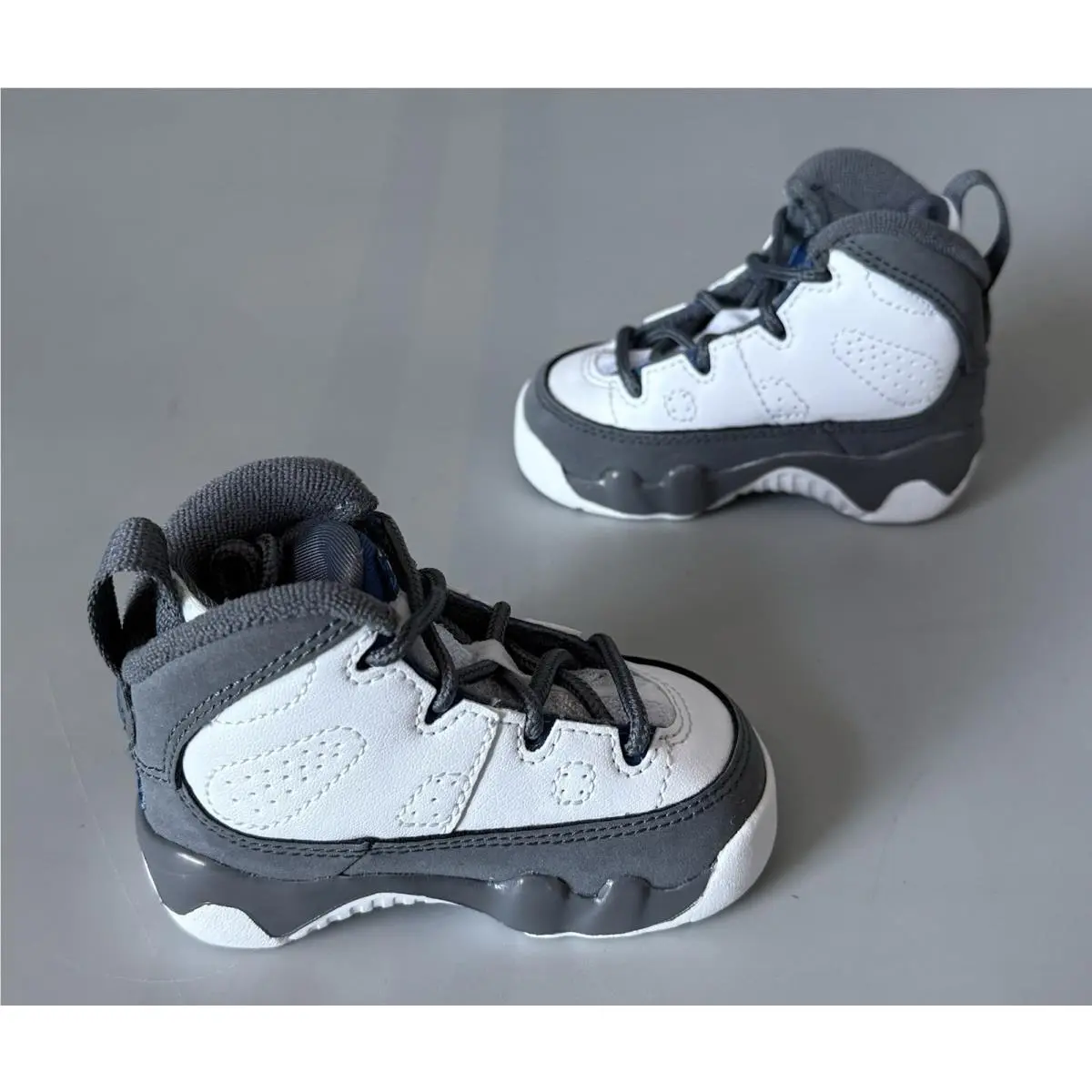 Nike shoes - White/Blue/Gray (UPC: 0198726479405) 2