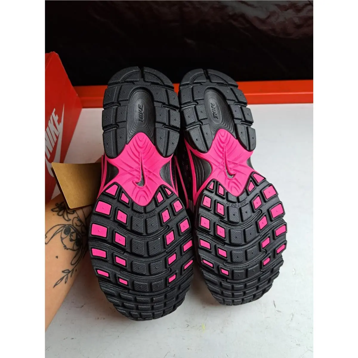 Nike shoes - Black 3