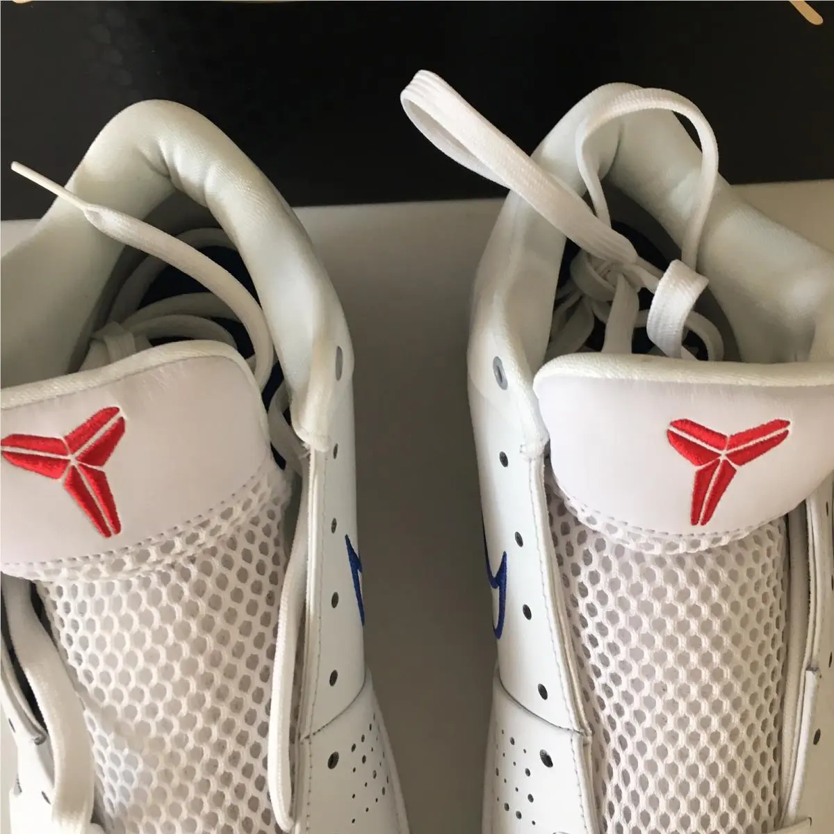 Nike shoes - Nike Kobe 4 - Kobe - White (UPC: 0198958882622) 1