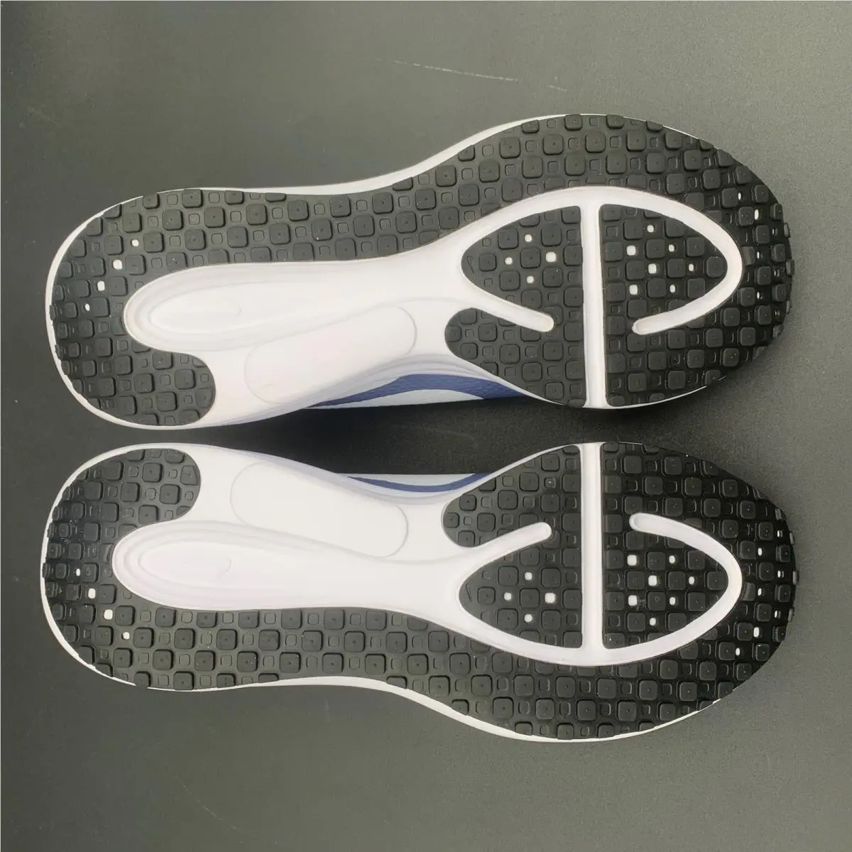Nike shoes - Revolution 8 - Revolution - Blue 4