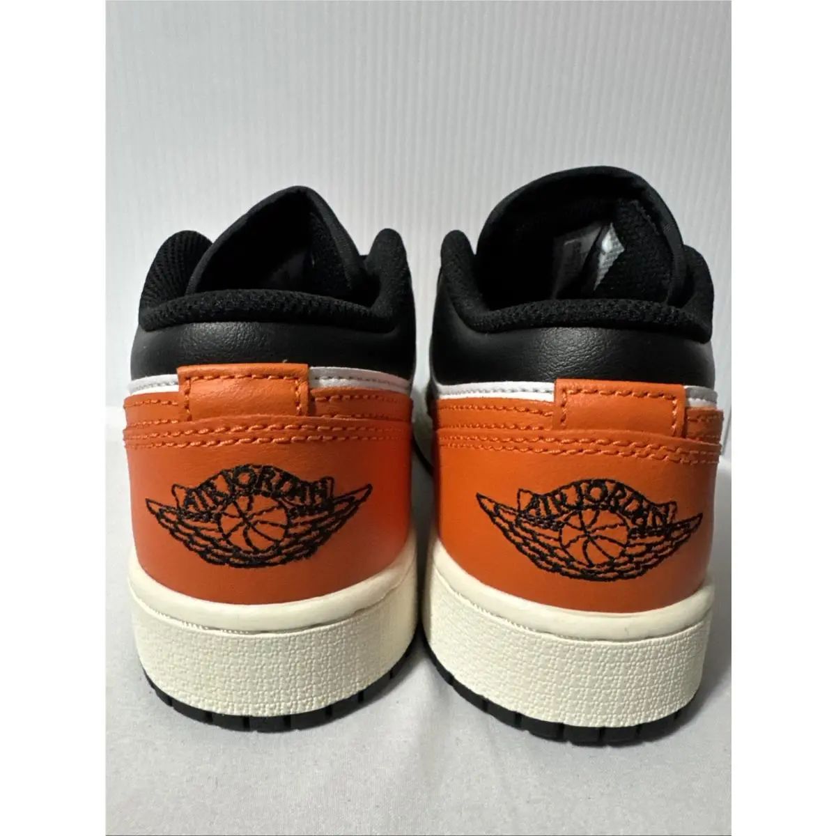 Nike shoes - Air Jordan 1 - Air - Black 3