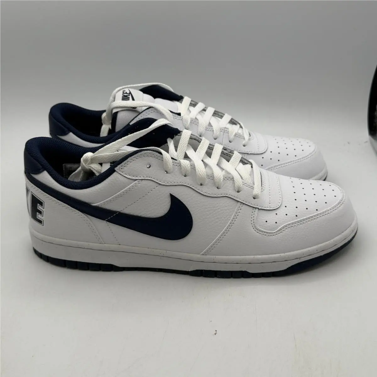 Big  Low Shoes Mens Size 13 White Midnight Navy Basketball 355152-140 by Nike