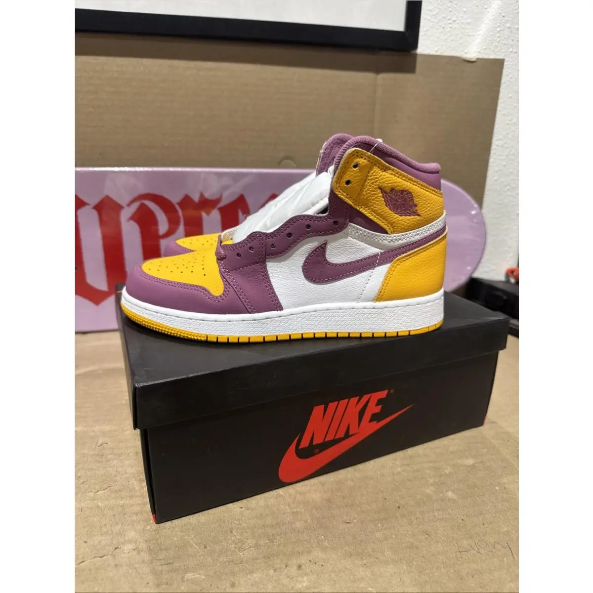 Air Jordan 1 Retro High OG Brotherhood” 6Y by Nike