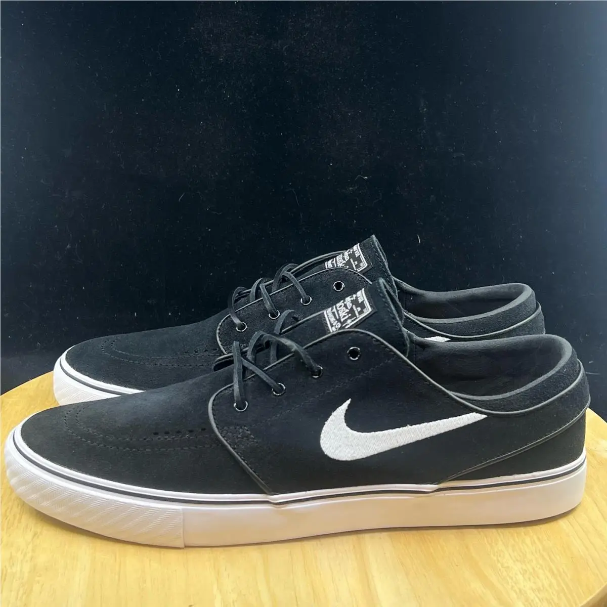 Nike shoes - Black 0