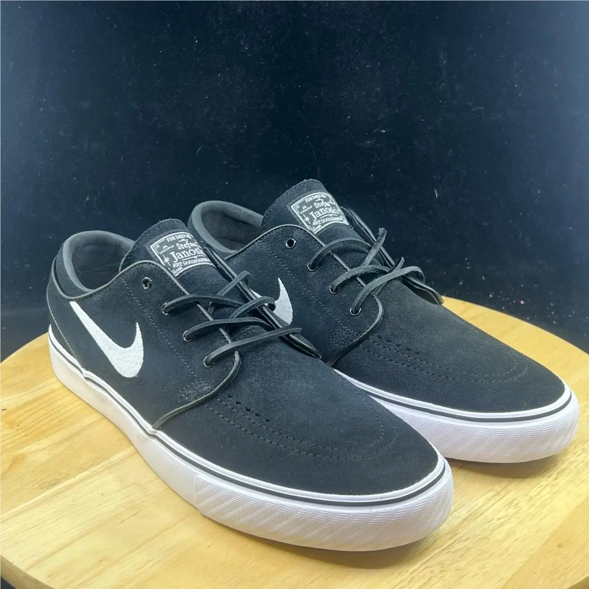 Nike shoes - Black 3
