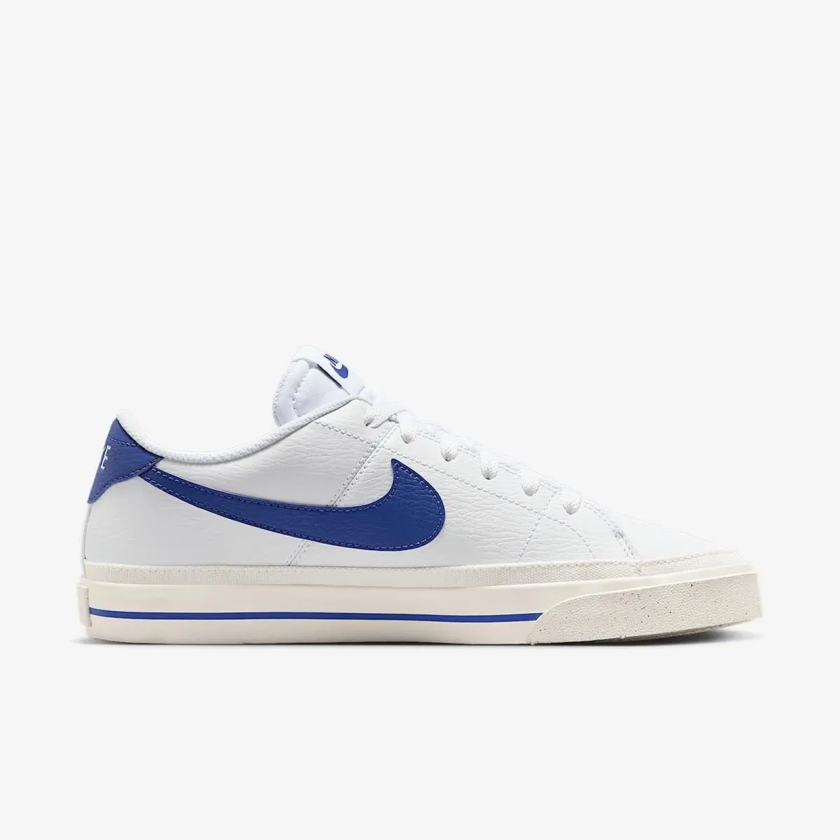 Nike shoes - White (UPC: 197859043187) 1