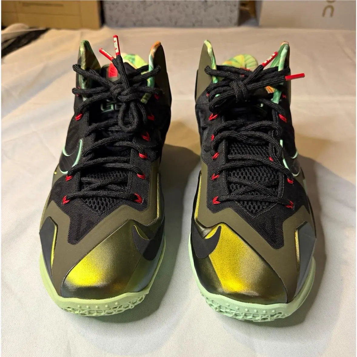 2013  Lebron 11 King’s Pride Size 9.5 DS OG Box Rare 616175-700 by Nike