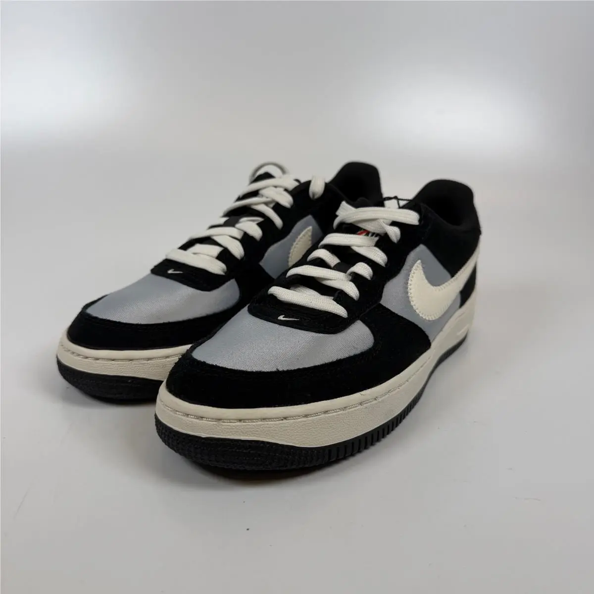 Air Force 1 GS Buckets Black Wolf Grey Sail 596728-025 Kids Shoes Size 5.5Y by Nike