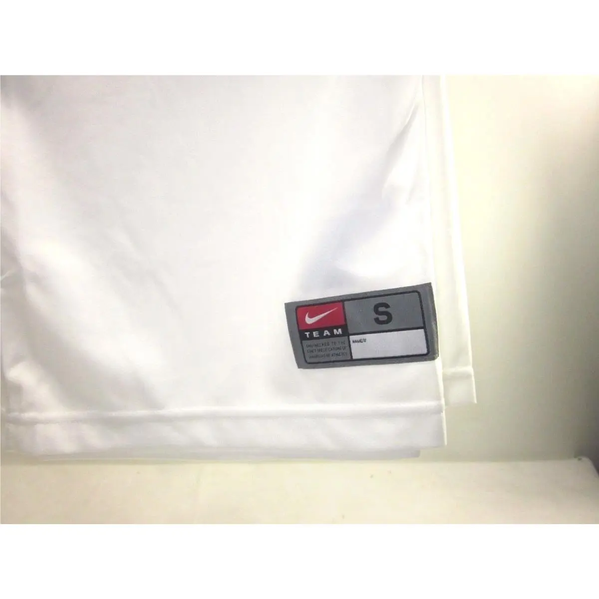 Nike clothing - white/cardinal red (UPC: 676556726048) 2