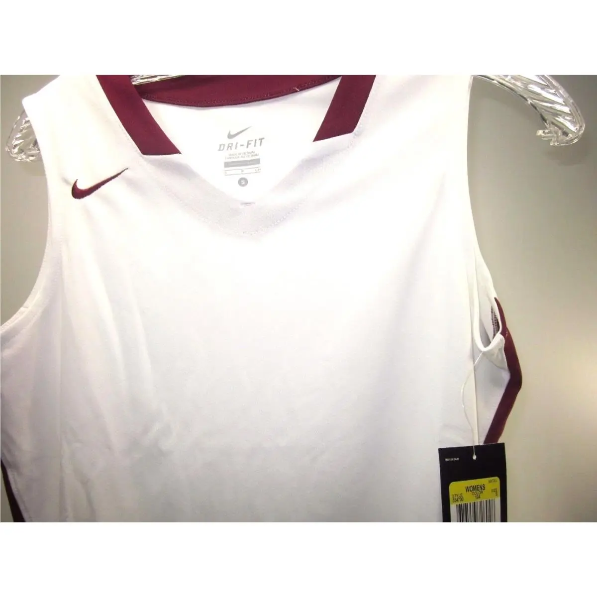 Nike clothing - white/cardinal red (UPC: 676556726048) 0