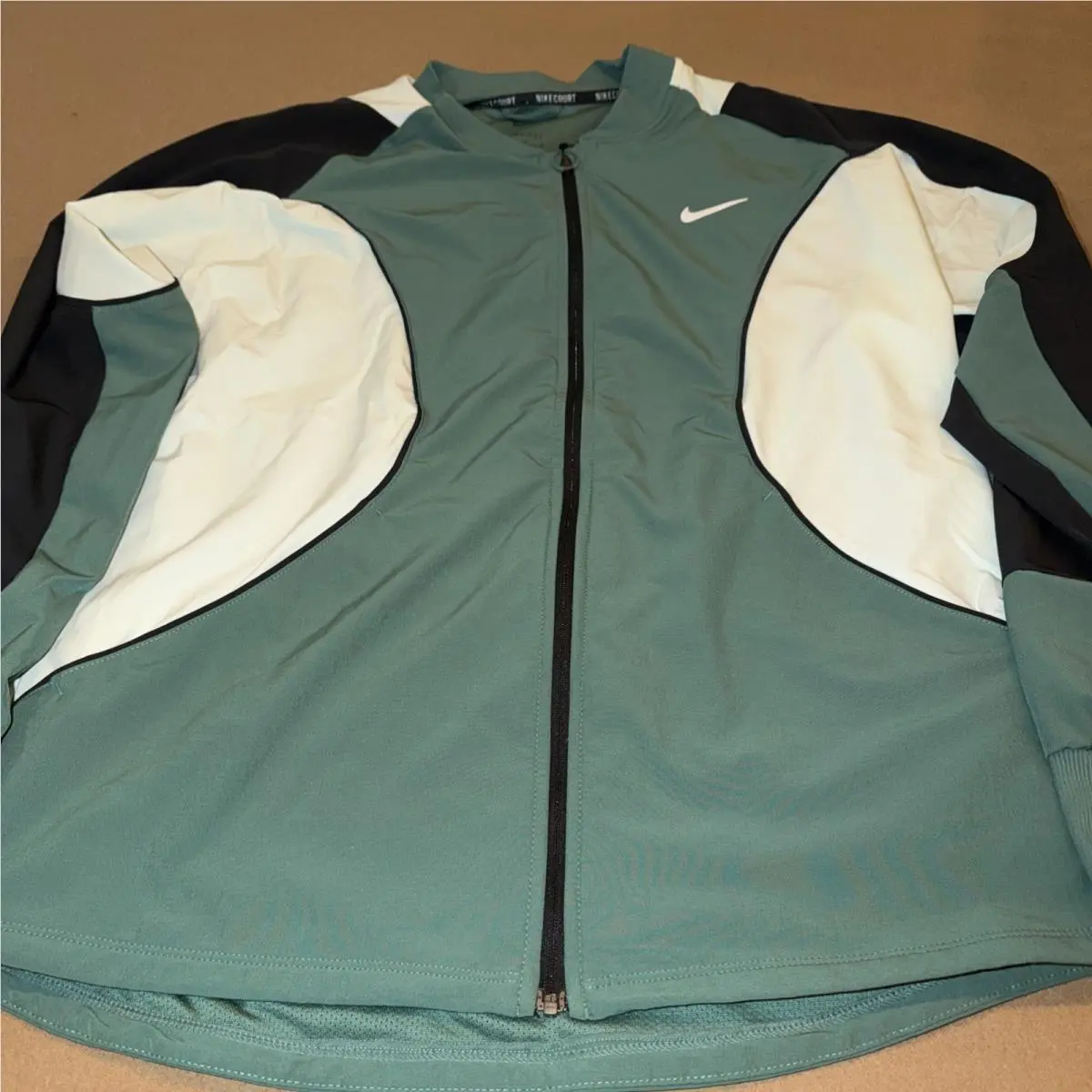 Court Advantage Dri-fit Tennis Jacket FD5340-361 Green Men’s Size M by Nike
