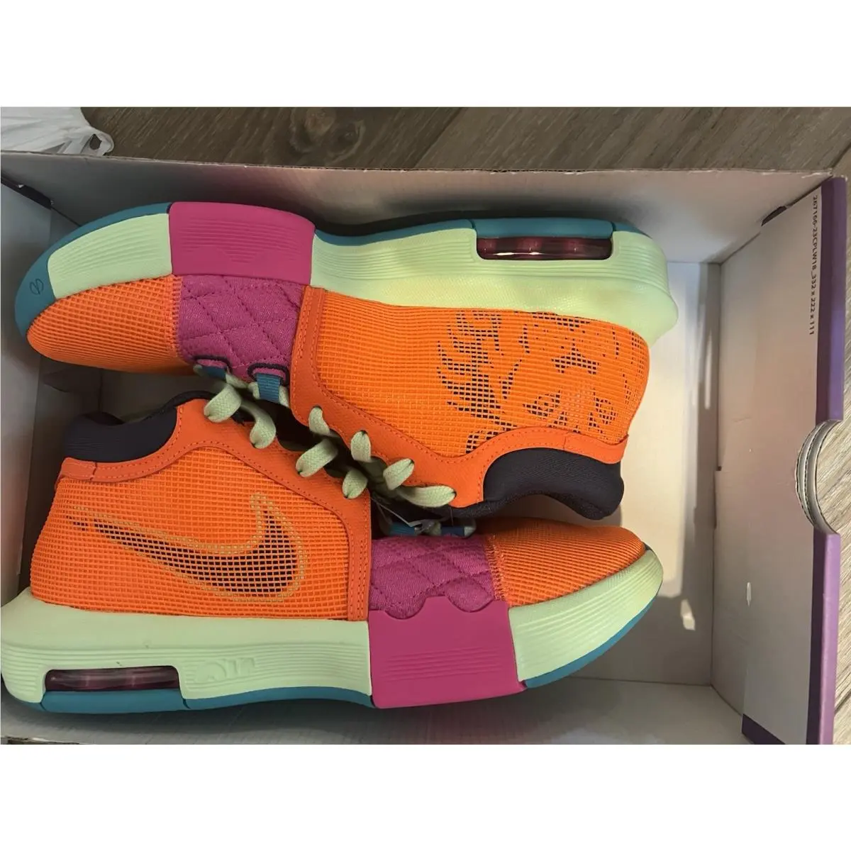 Lebron Witness Viii Mens Basketball Trainers. But Box Has No Lid by Nike