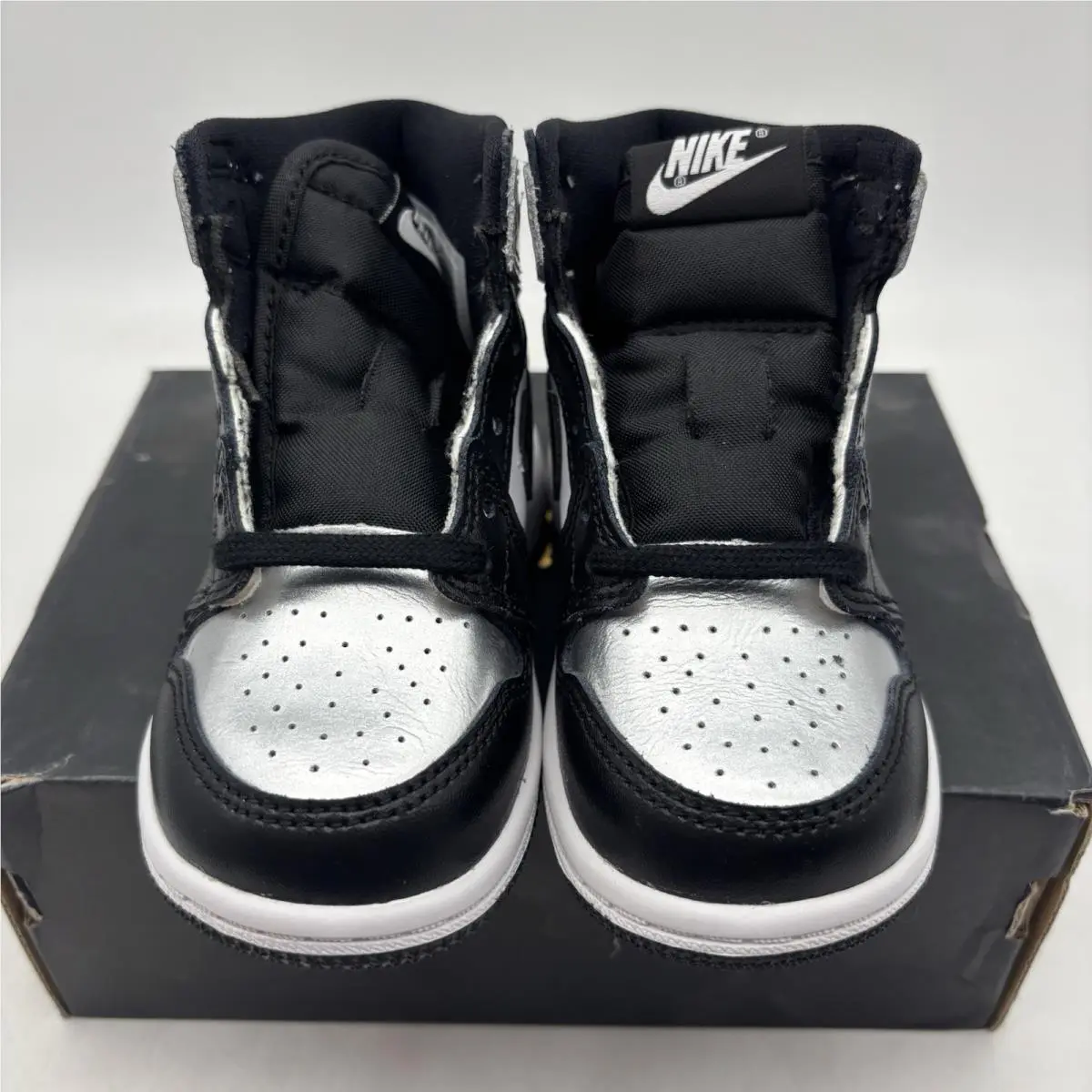 Nike shoes - Jordan 1 - Black 1