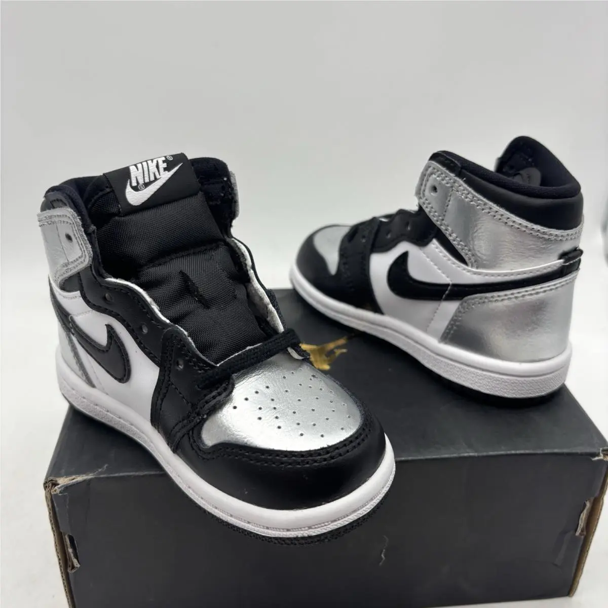 Nike shoes - Jordan 1 - Black 5