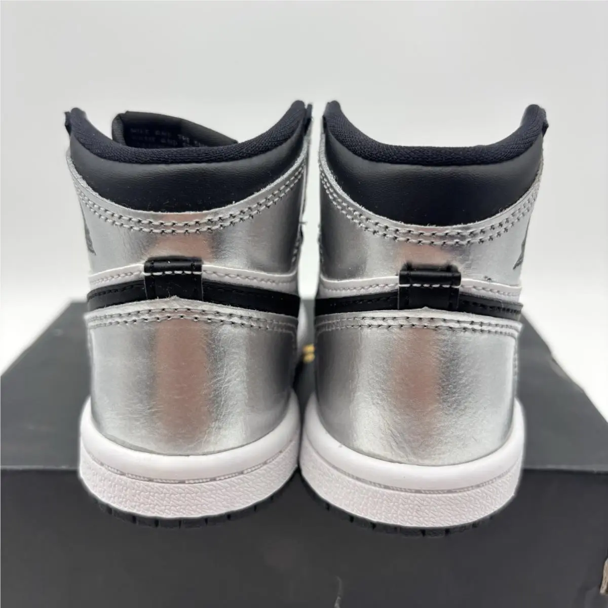 Nike shoes - Jordan 1 - Black 2