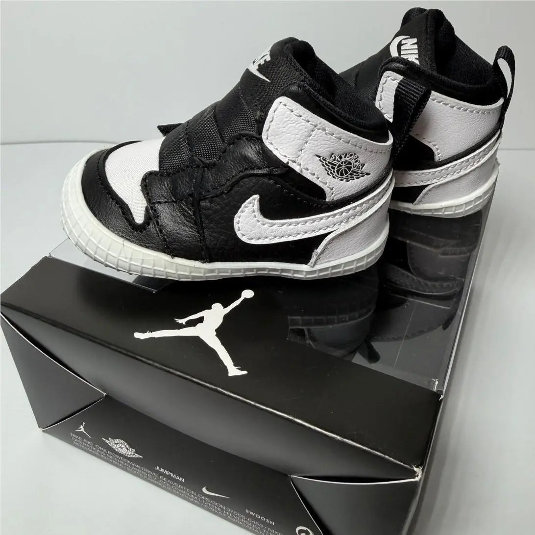Air Jordan 1 Retro High OG Crib Shoes Size 2C Black White by Nike