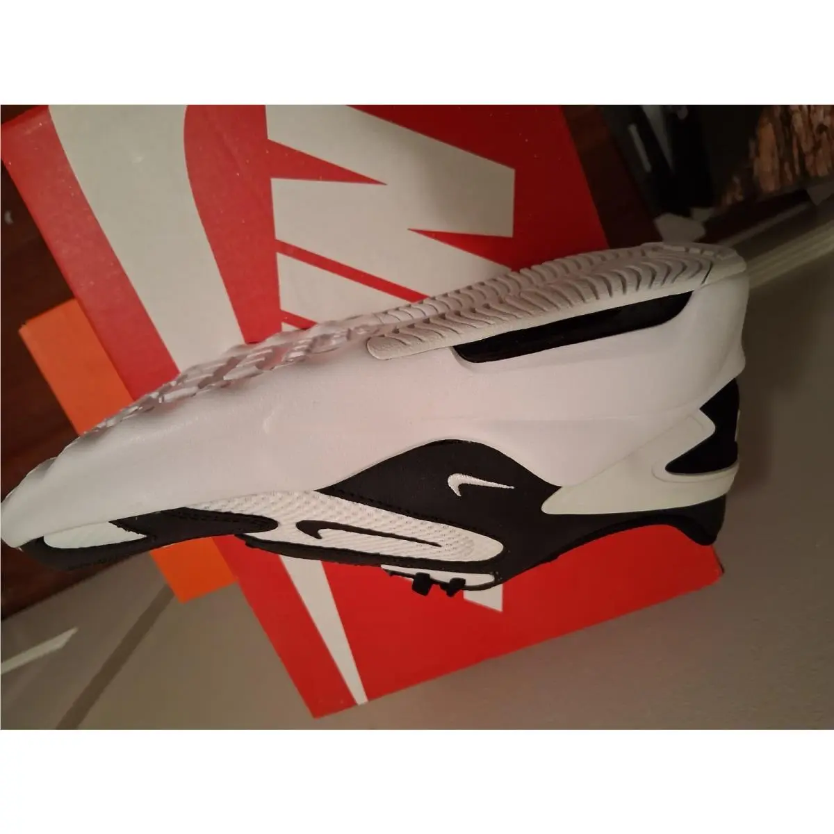 Nike shoes - White 2