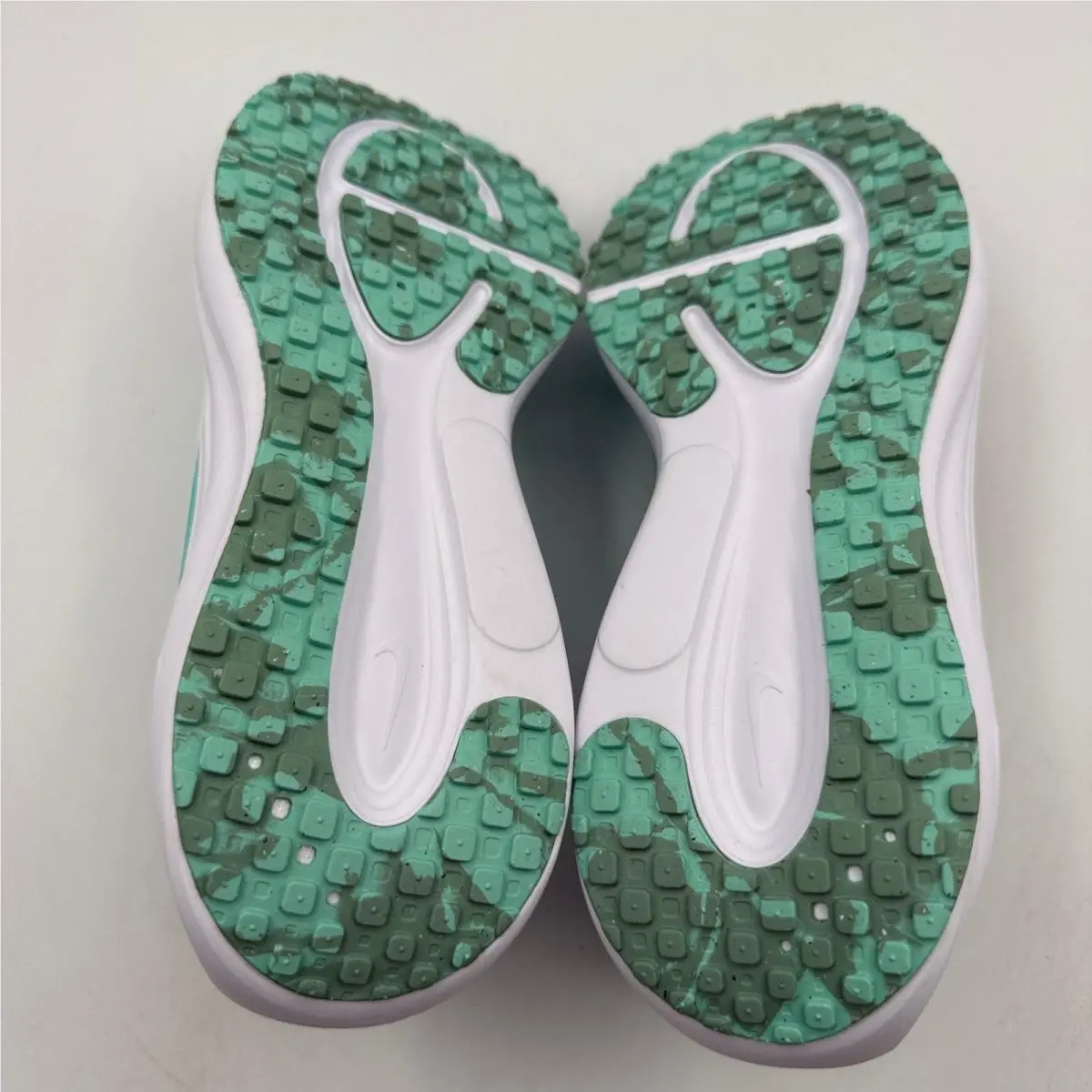 Nike shoes - Nike Revolution 8 - Revolution - Green 3