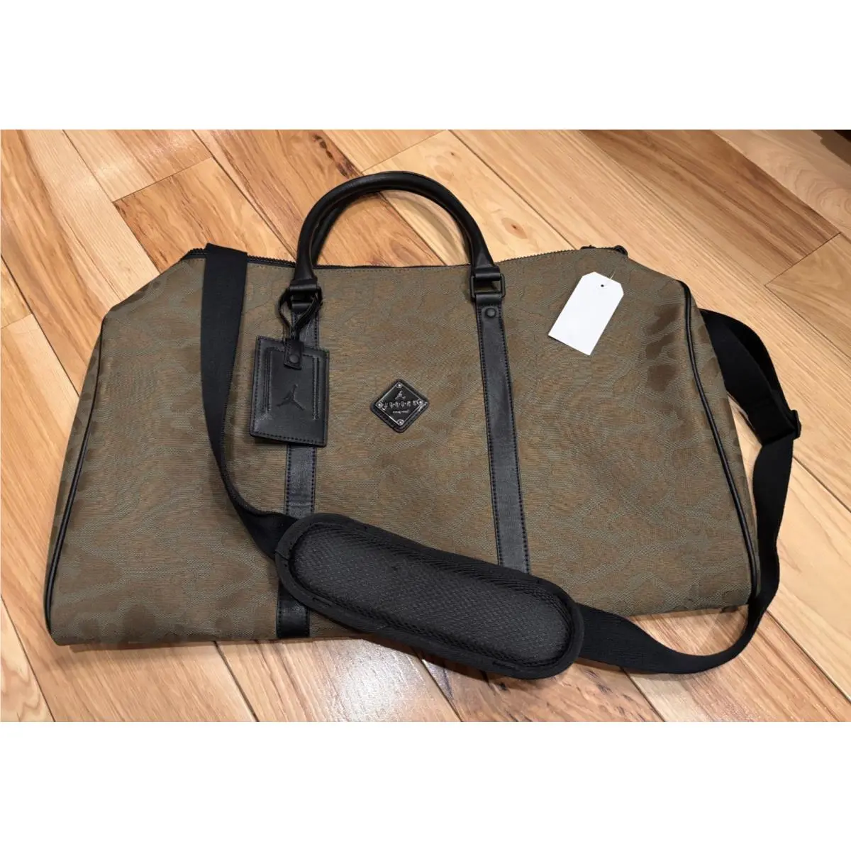 Jordan Icon Duffle Bag 40L Light Olive Black LM0949 G16 by Nike