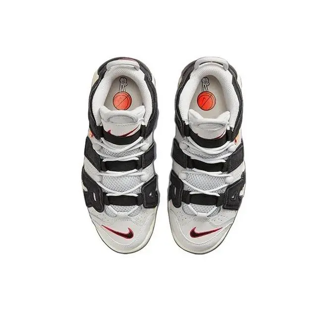 Nike shoes - White 2