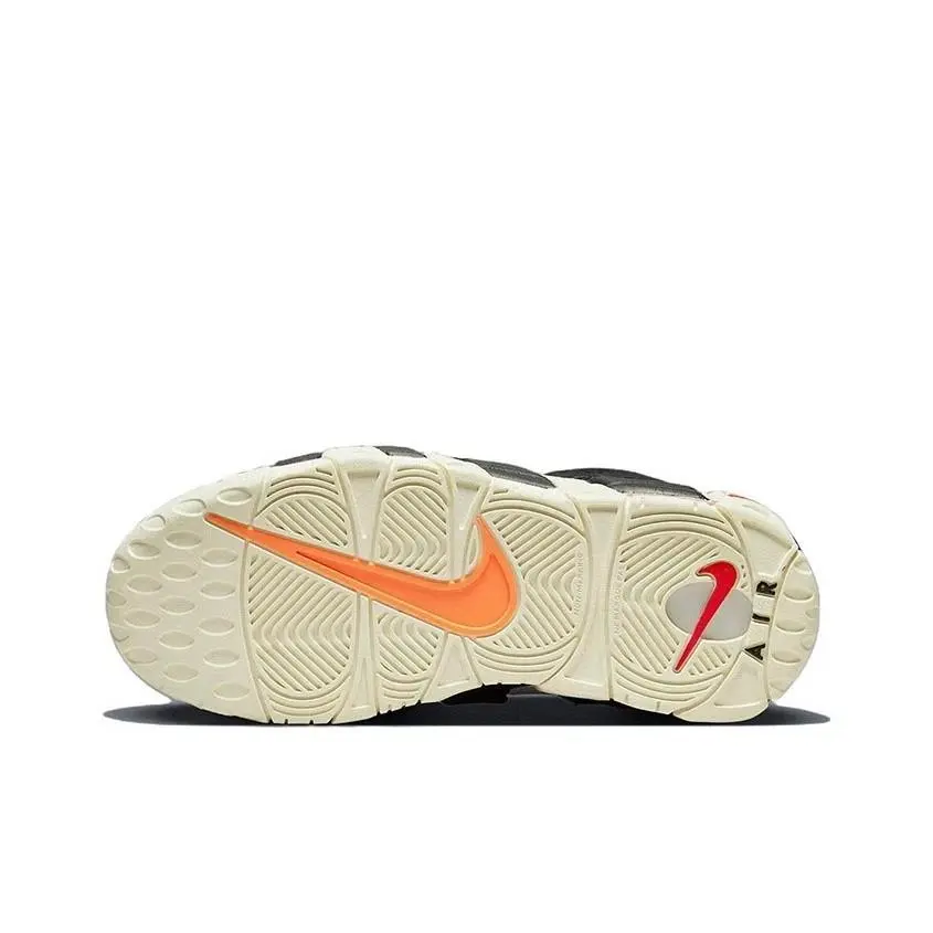 Nike shoes - White 4