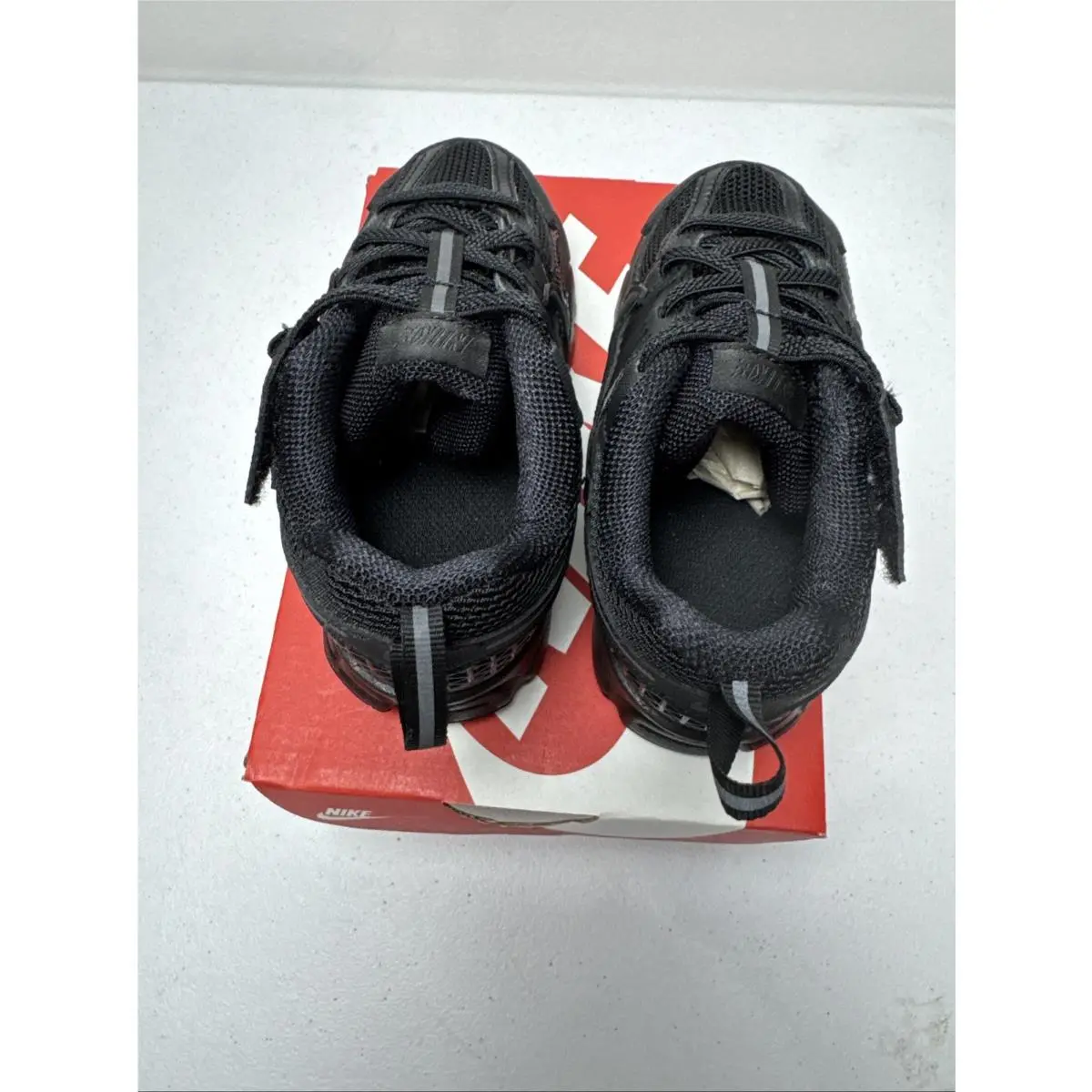 Nike shoes - Black (UPC: 0197864901953) 6