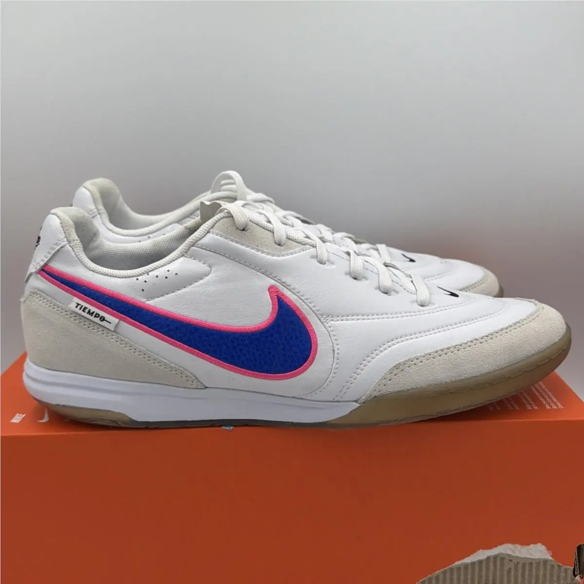 Nike Men`s Tiempo Streetgato Indoor Court IC Soccer Shoes White/blue Size 10.5