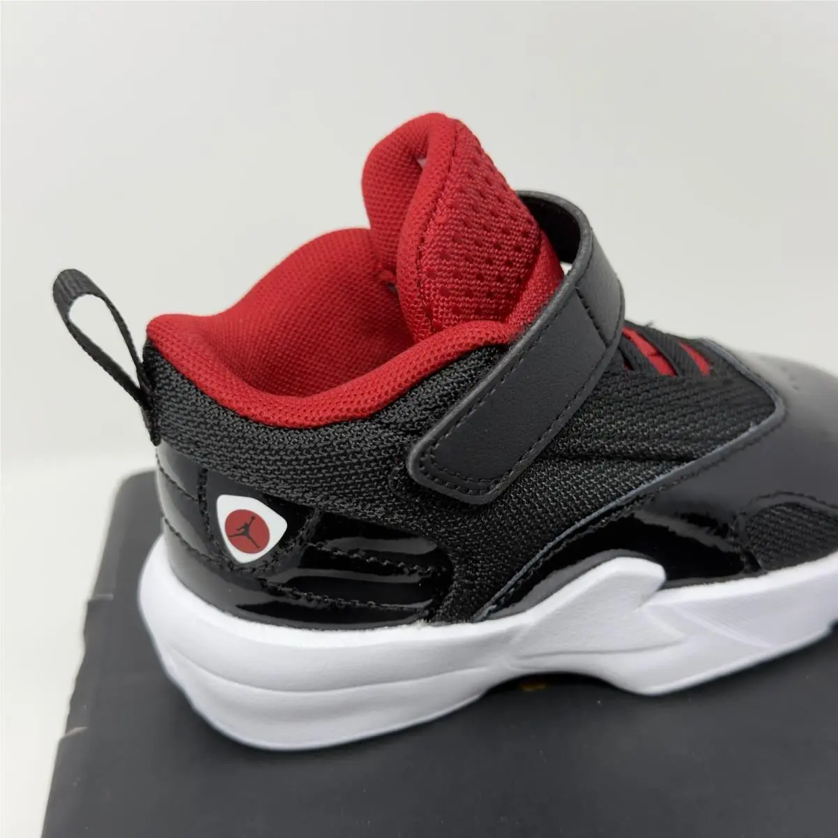 Nike shoes - Jordan Max Aura 6 - Max Aura - FQ8296 FQ8296-006 - Black/Red/White (UPC: 0197597024769) 2