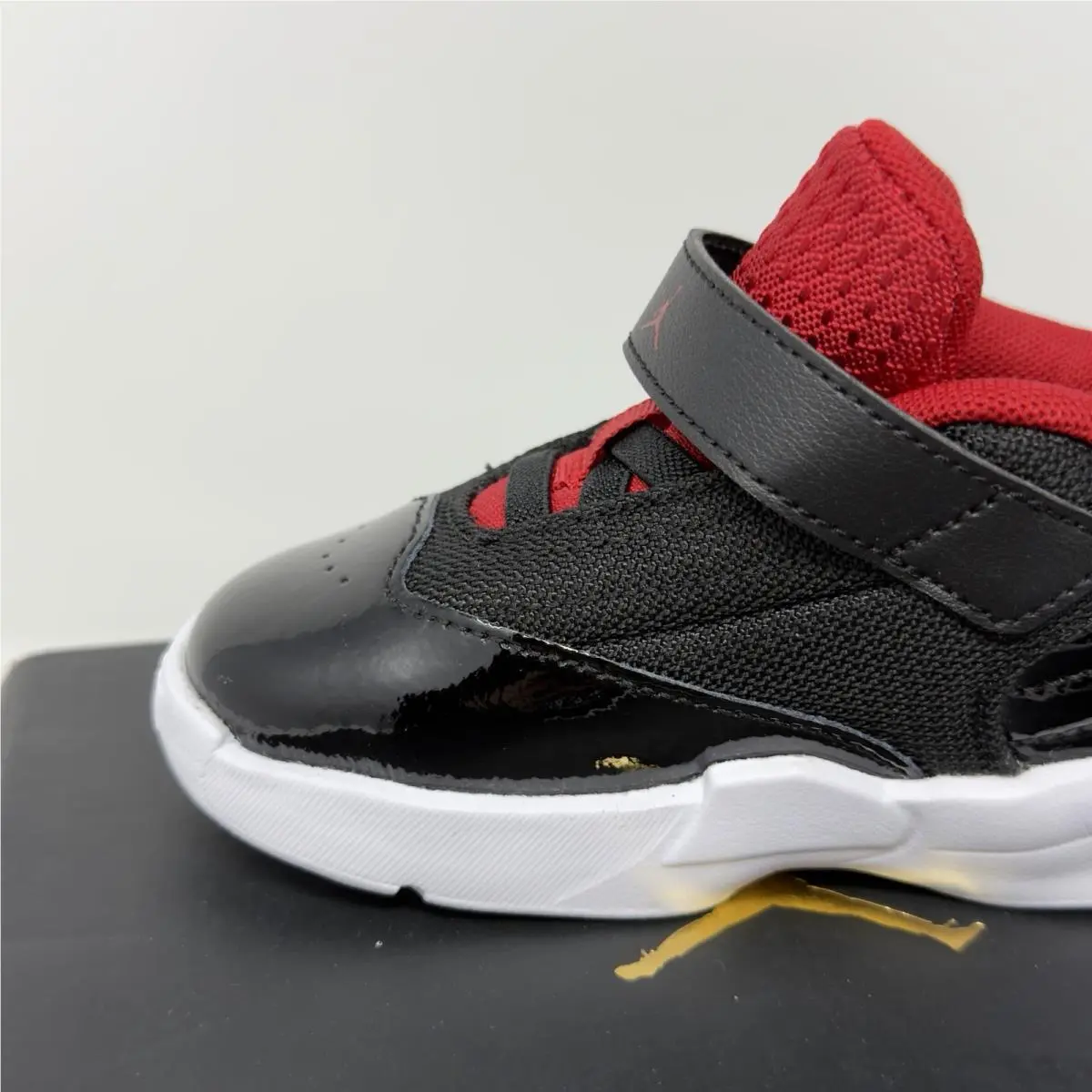 Nike shoes - Jordan Max Aura 6 - Max Aura - FQ8296 FQ8296-006 - Black/Red/White (UPC: 0197597024769) 4