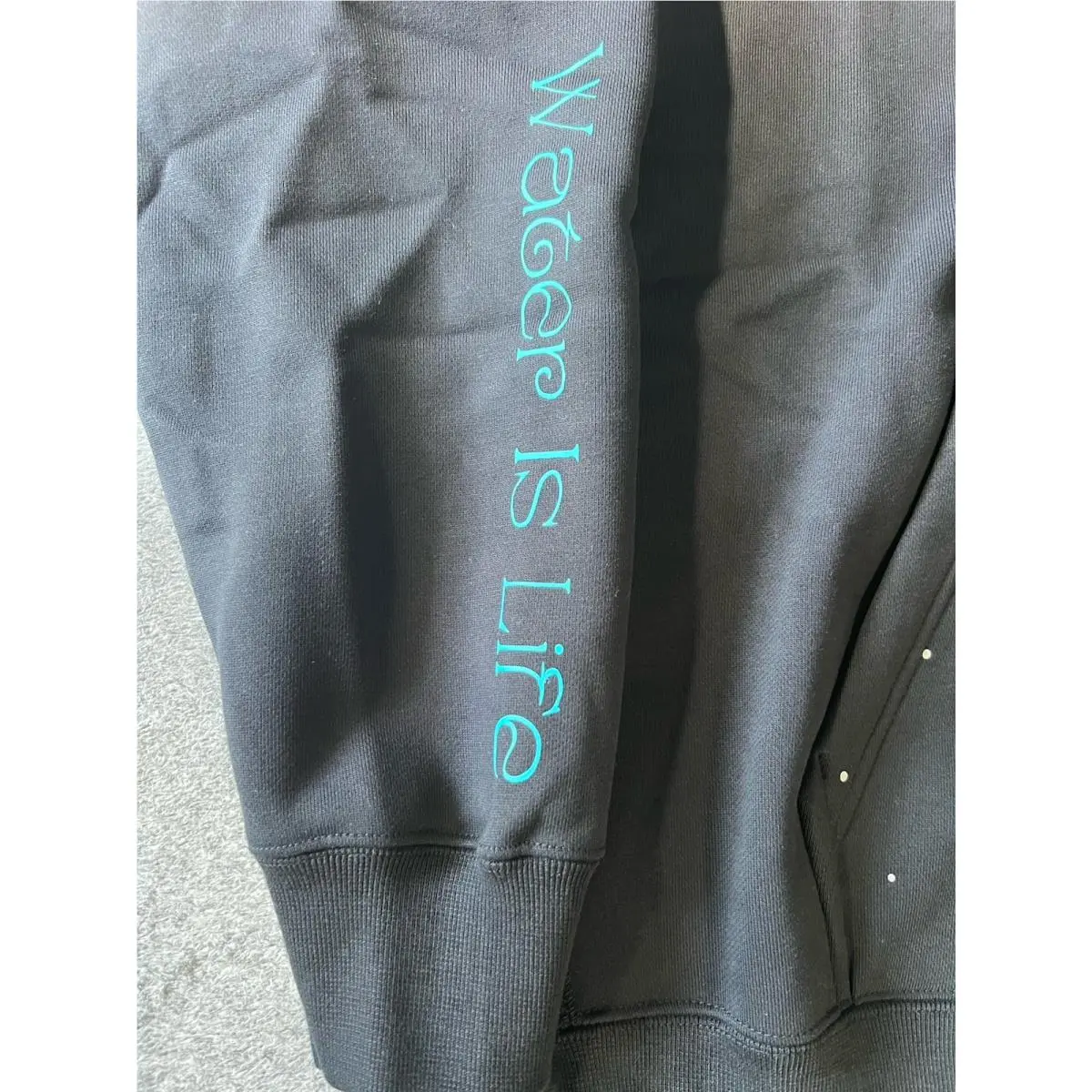 Nike clothing - Black (UPC: 0196976339777) 2