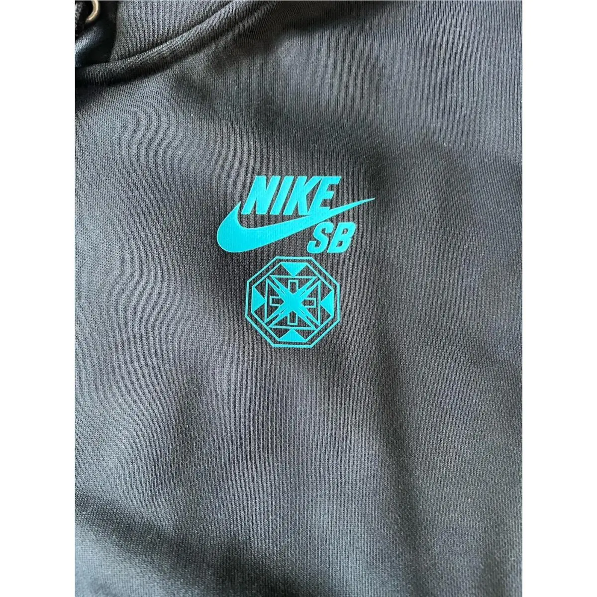 Nike clothing - Black (UPC: 0196976339777) 3