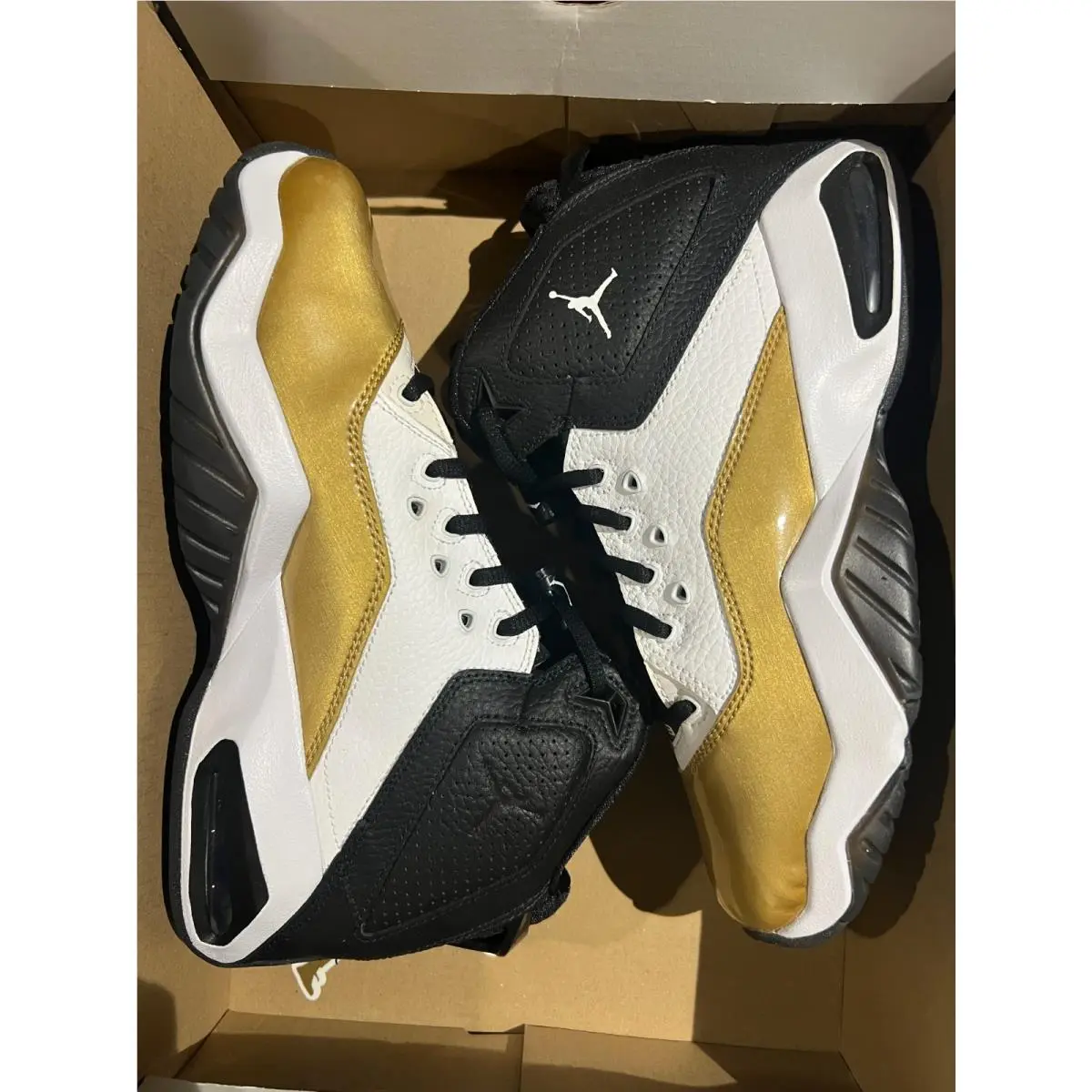 Jordan B`loyal GS CT1604 100 Size 6Y The Box Has no Lid by Nike