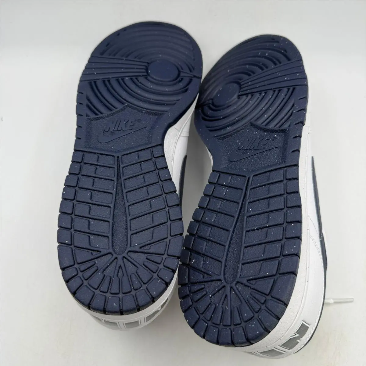 Nike shoes - Nike Big Nike Low - Big Low - White 3