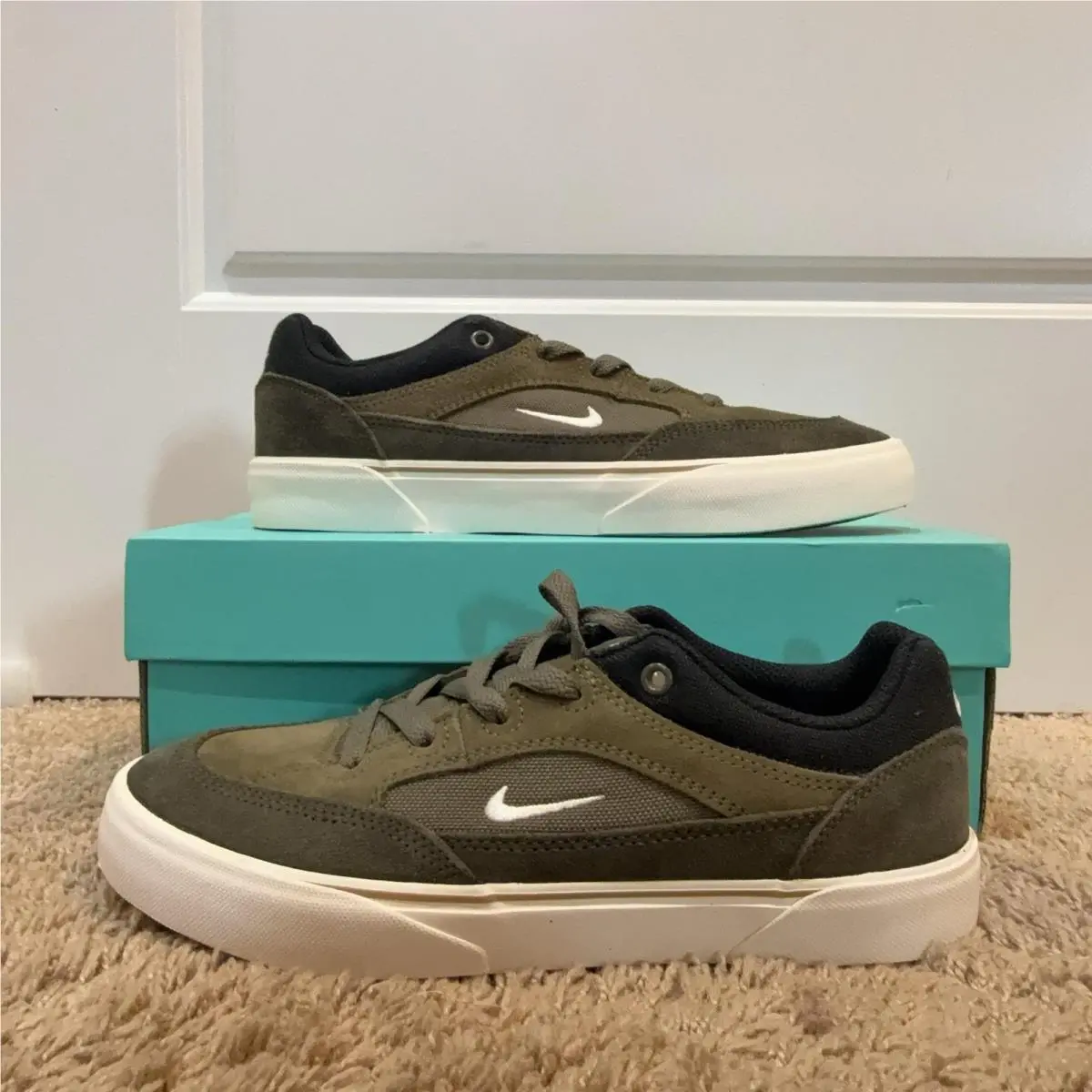 SB Malor Shoes Mens Size 5.5 Green Suede Skateboarding Sneakers FV6064-200 by Nike