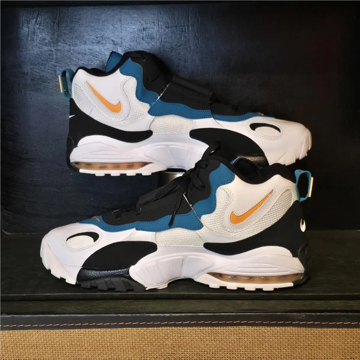 Nike shoes - Nike Air Max Speed Turf - 525225 100 - Orange 3