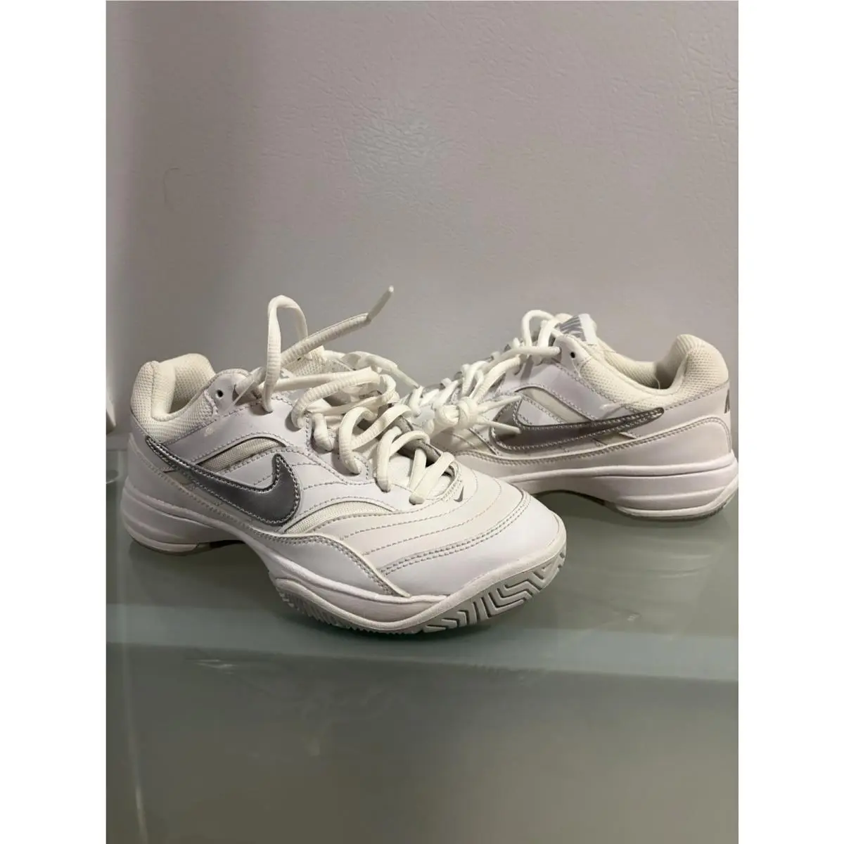 Court Lite White Leather Sneakers 845048-100 Women’s Size 5 by Nike