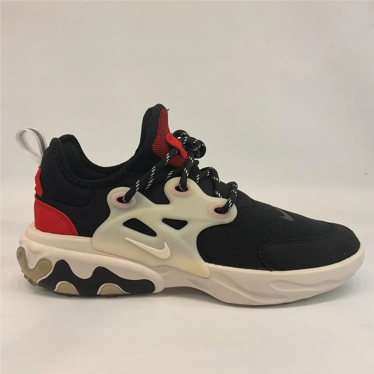 React Presto GS Black Phantom University Red BQ4002-003 Size 6.5Y by Nike