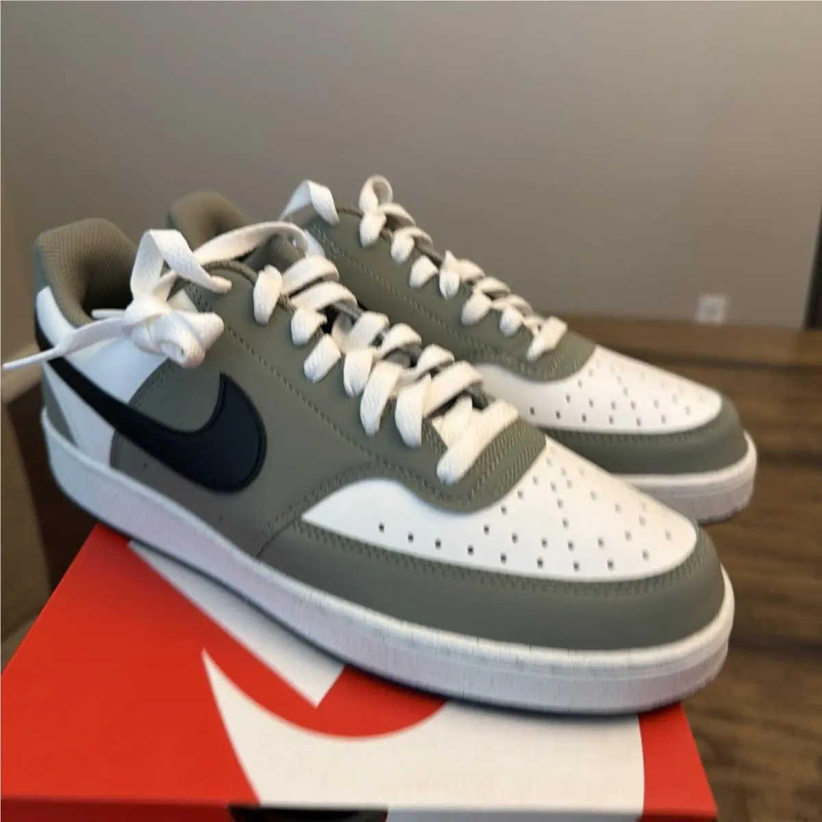 Court Vision Low Men`s Size 9 Summit White/silver Sage/black …X1 by Nike