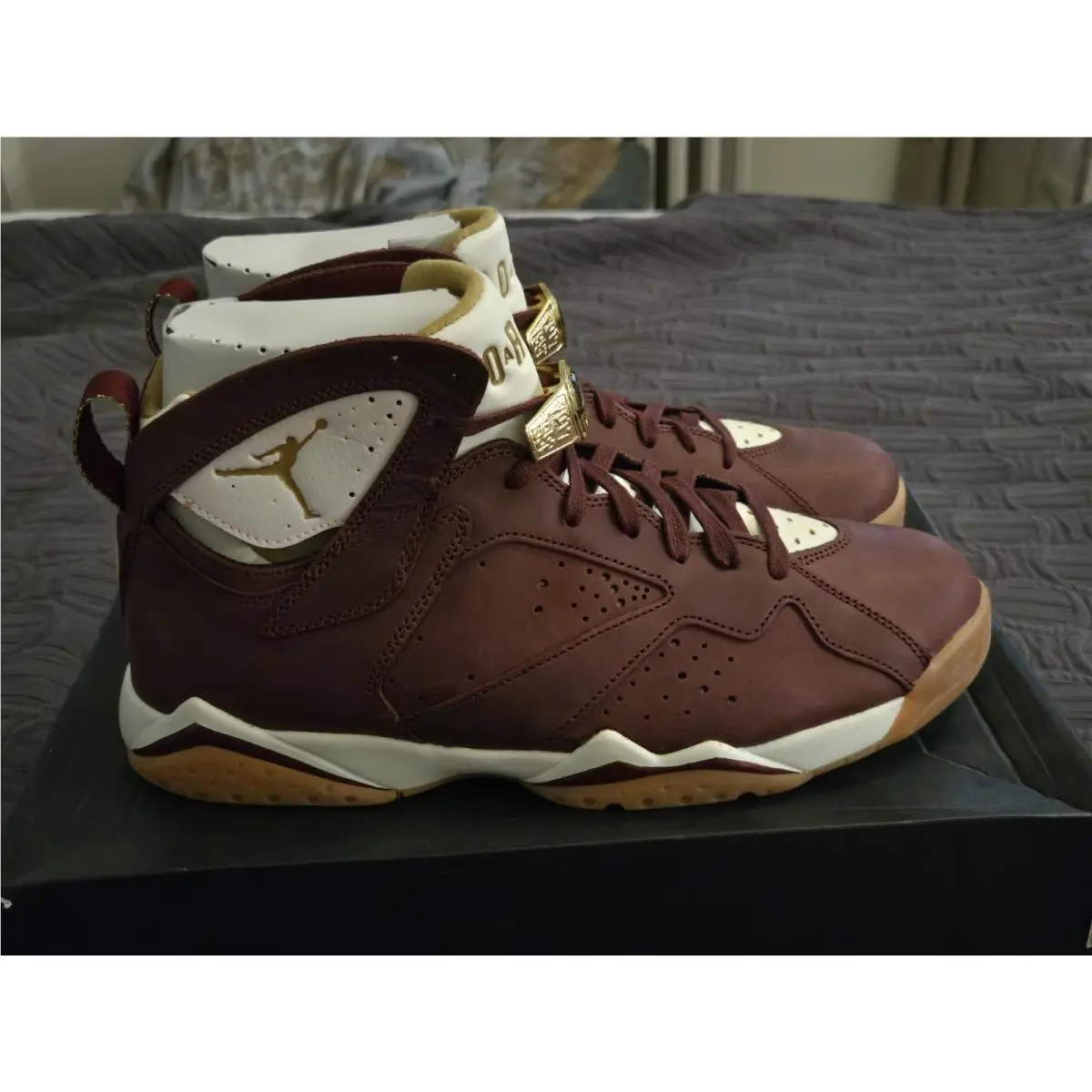 Nike shoes - Air Jordan 7 - Air - 725093-630 - Team Red / Metallic Gold / Sail / Gum 1