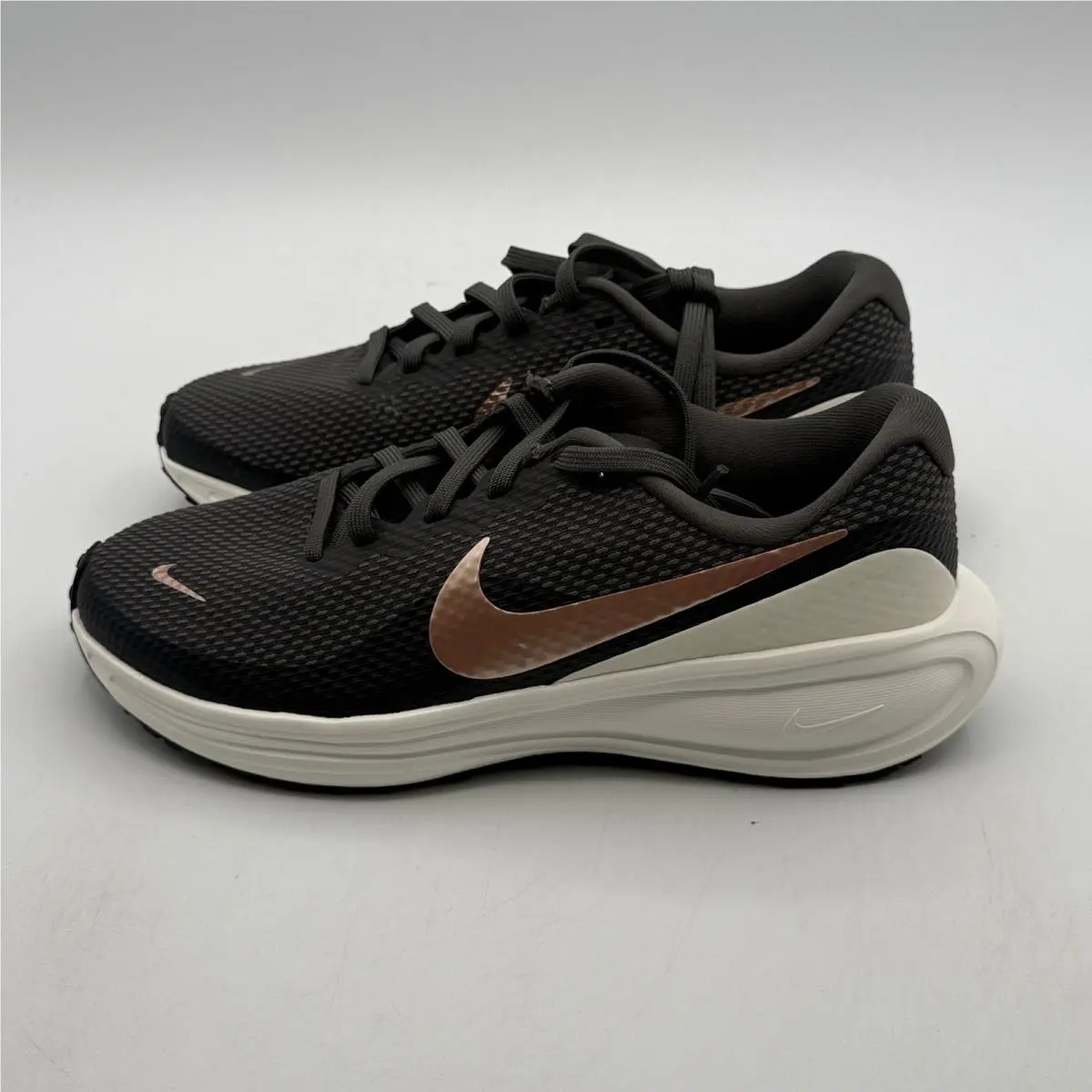 Nike shoes - Nike Revolution 8 - Revolution - Gray 1
