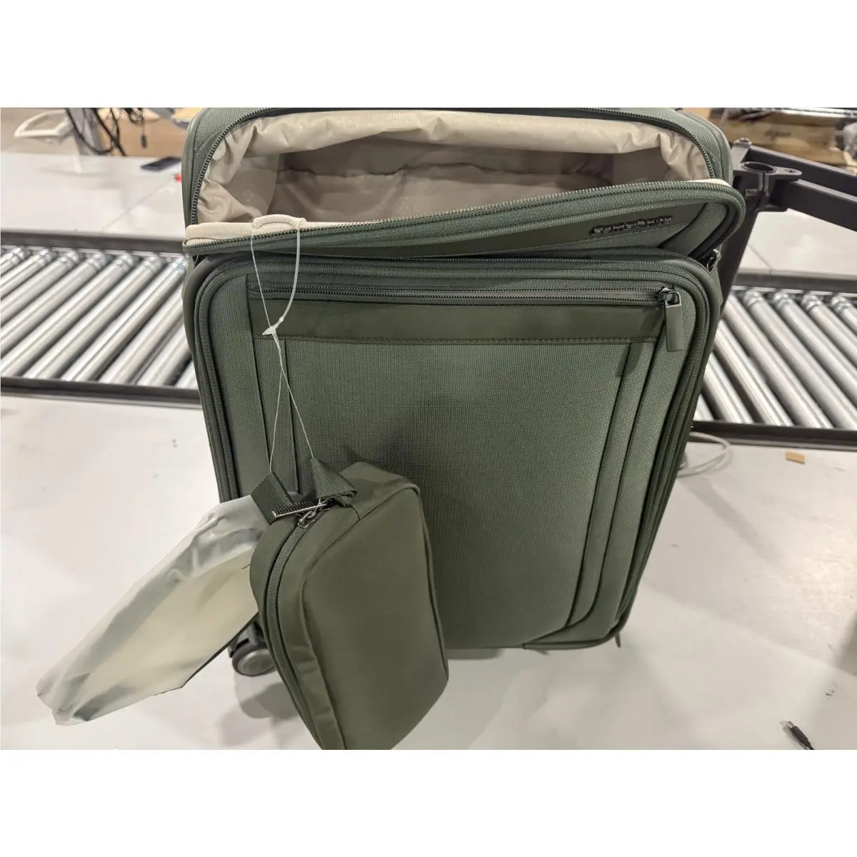 Cedar Green/green -  Relite 4-WHEEL Spinner Carry ON Cedar Green by Samsonite