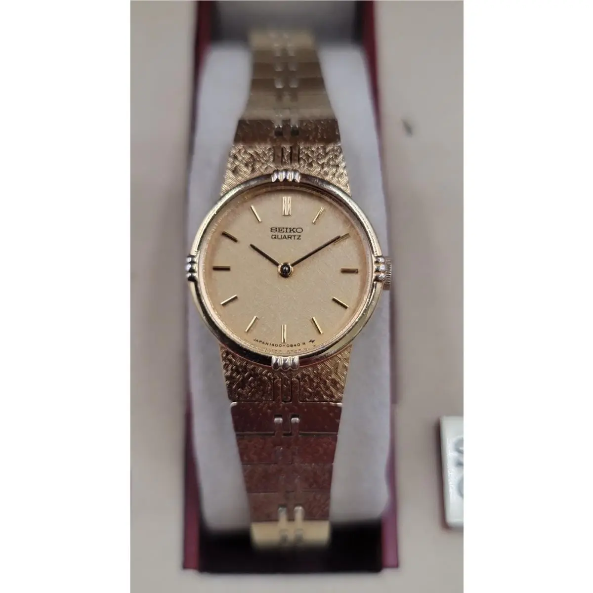 Vintage Women`s  Gold Tone Japan Quartz 1400-0259R .box Papers.untested by Seiko