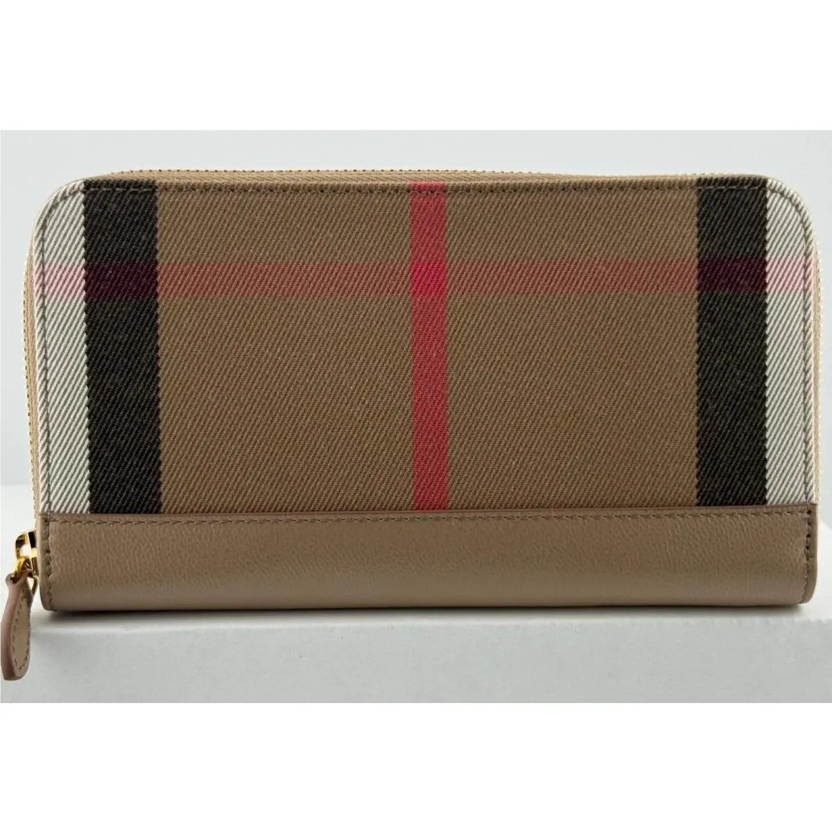 Burberry 8084519 Large House Check Zip Around Wallet Chestnut Beige